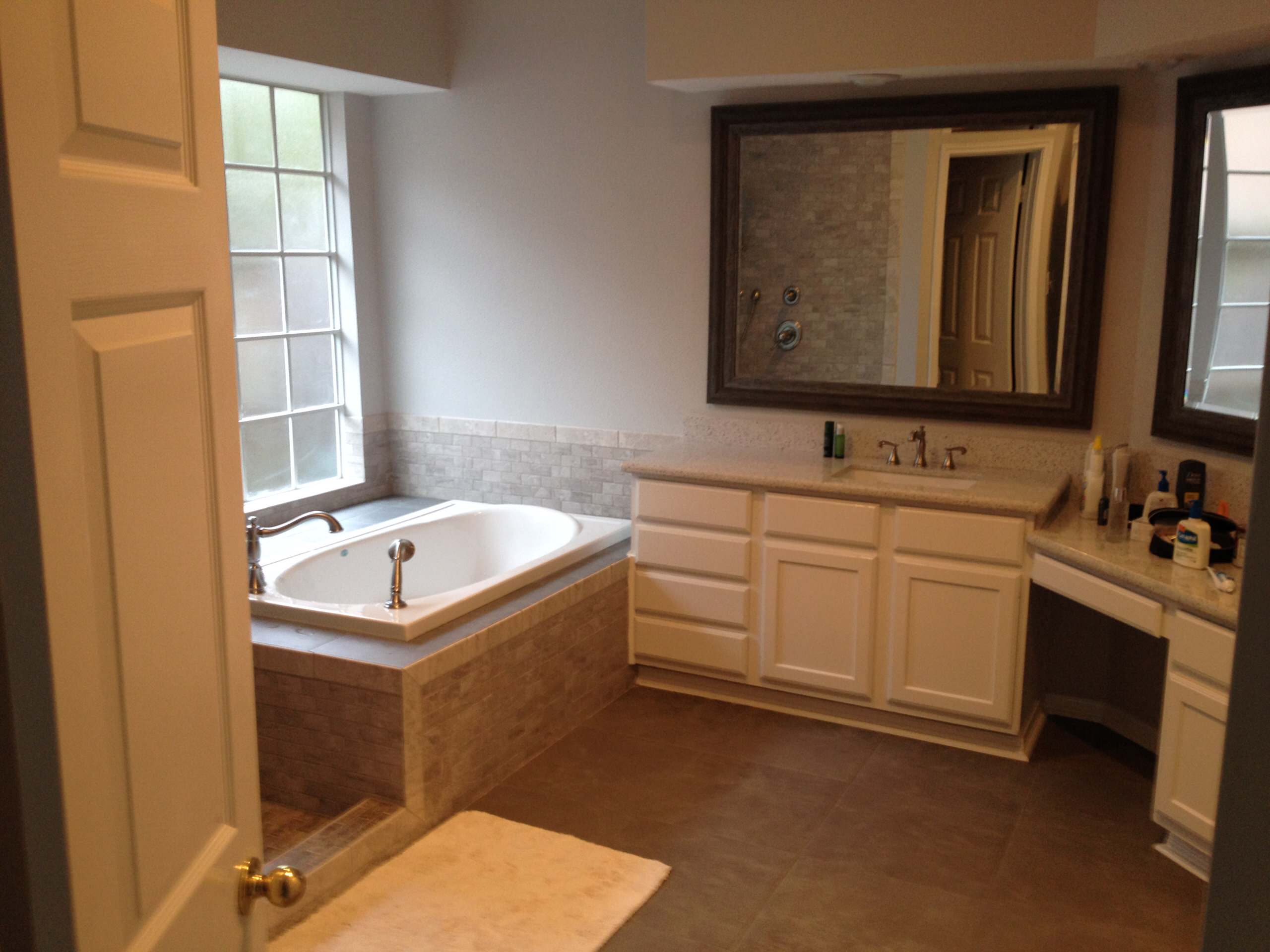 Tubs/ Showers