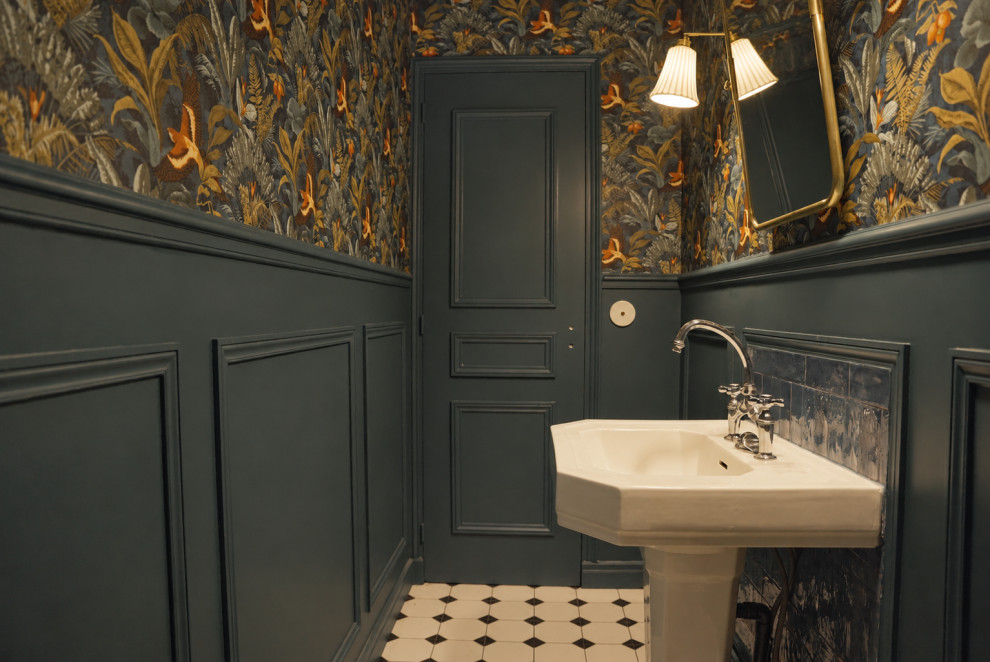 Toilettes au décor végétal