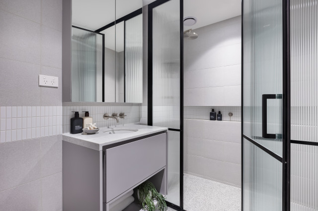 Valia contemporary-badrum