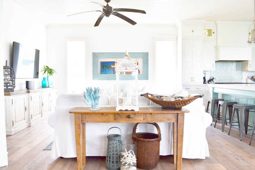 Design ideas for a beach style dining room in San Diego.