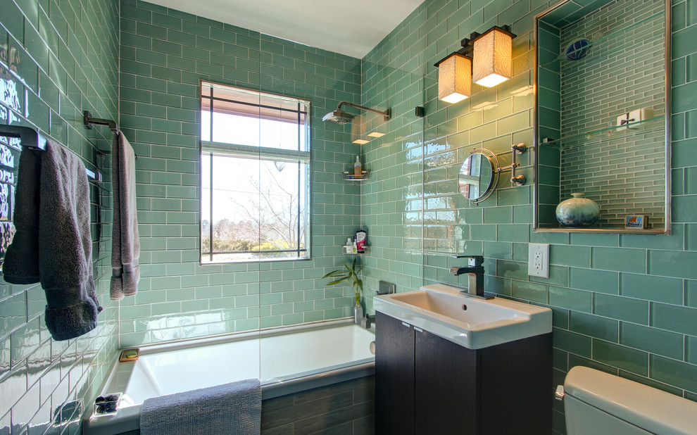 Example of a mid-sized transitional bathroom design in Denver