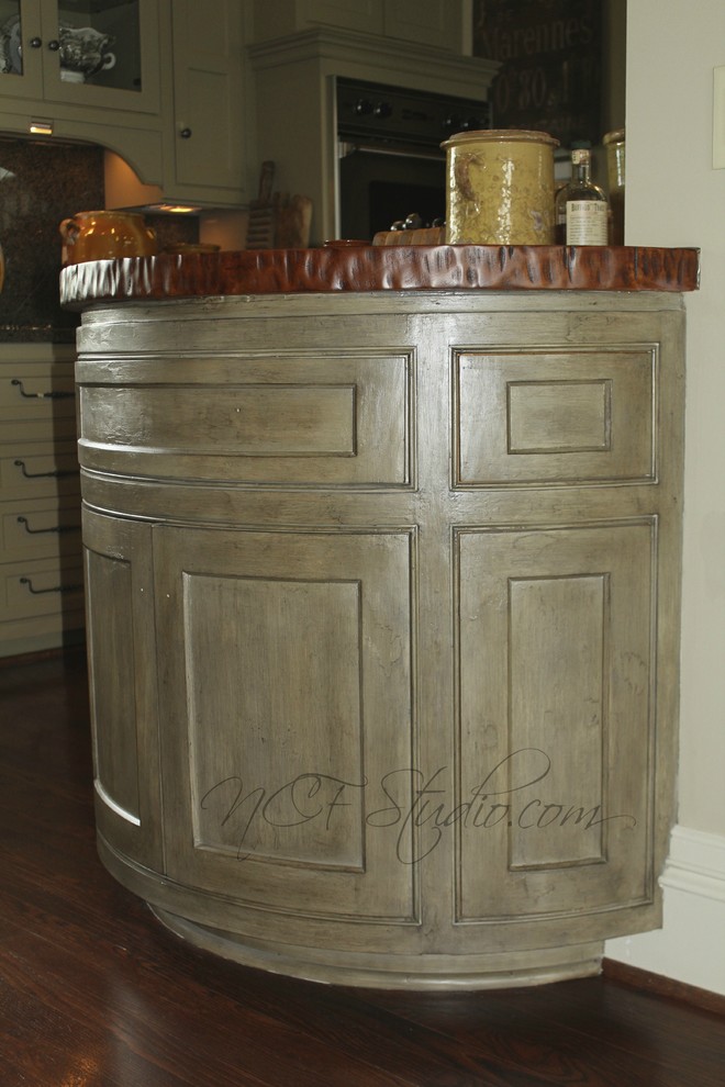 Inspiration for a transitional home design remodel in Houston