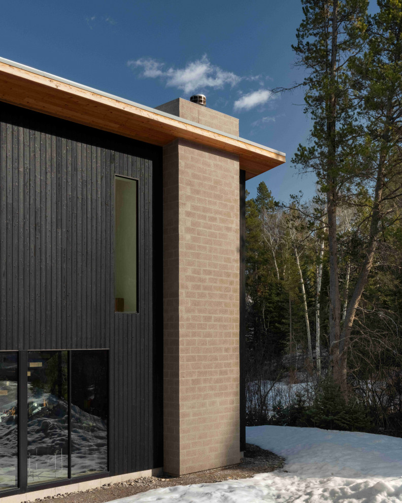Minimalist exterior home photo in Los Angeles