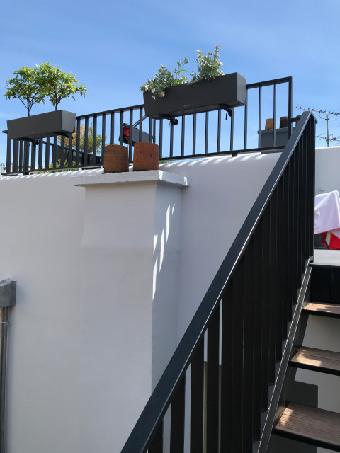 Delerue: sur&eacute;l&eacute;vation et cr&eacute;ation d'une terrasse mediterran-treppen