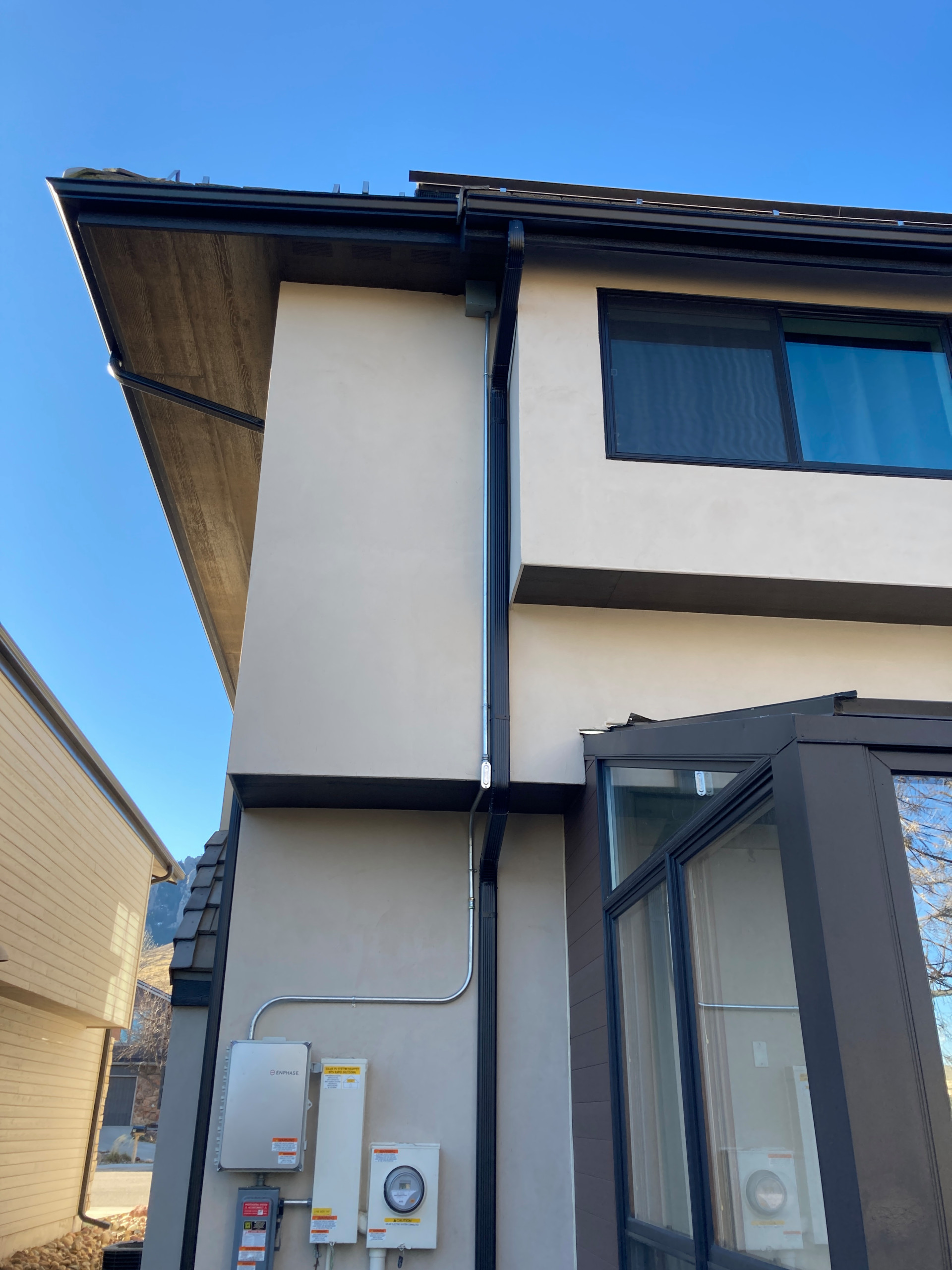 Modern Mixed Material Boulder