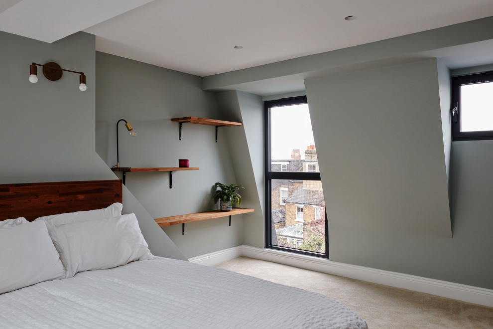 Example of a transitional home design design in London