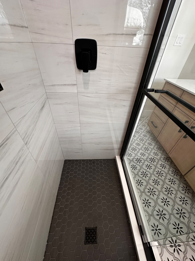 Trillium Cres - Modern Bathroom Remodel