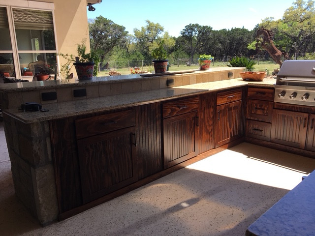 Outdoor Kitchen