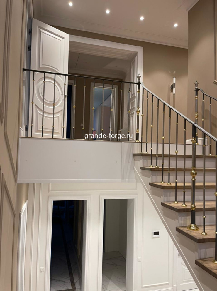 Лестница, латунное ограждение, Grande forge(Франция), коллекция "Гармония"