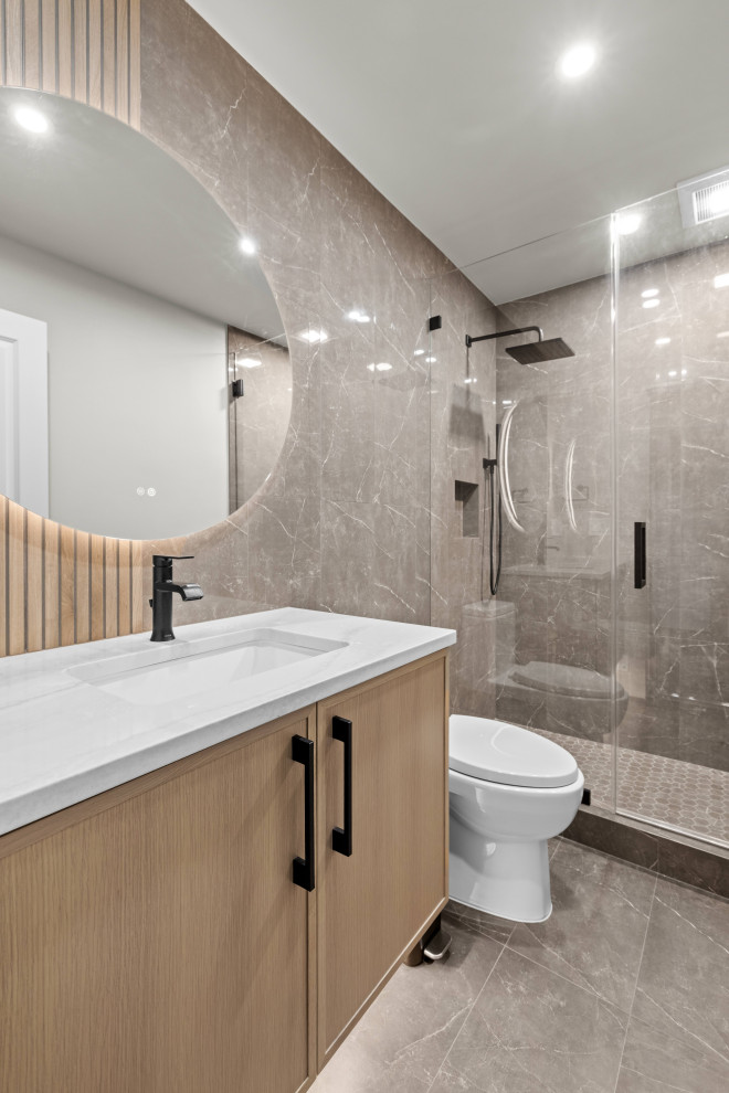 Jamaica Waterfront Bathroom – Sarasota Coastal Modern