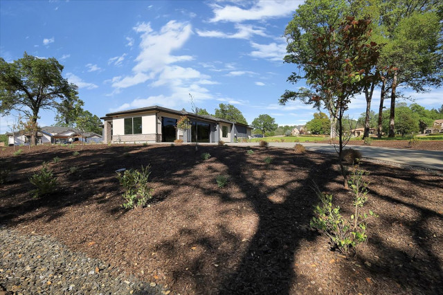 California Custom Luxury Modern Home on Darkhorse Golf Course in Auburn, CA contemporary