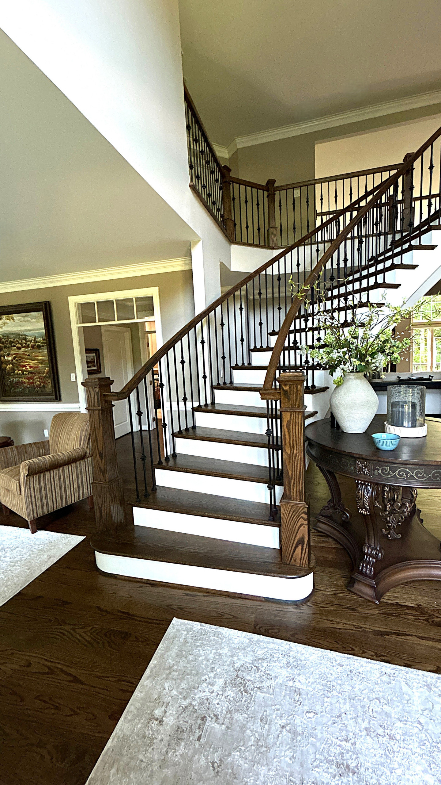 Project #157 | Traditional Curved Foyer Staircase