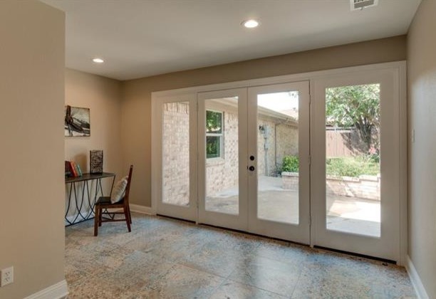 Photo of a mid-sized traditional sunroom in Dallas with ceramic floors, a standard ceiling and multi-coloured floor.
