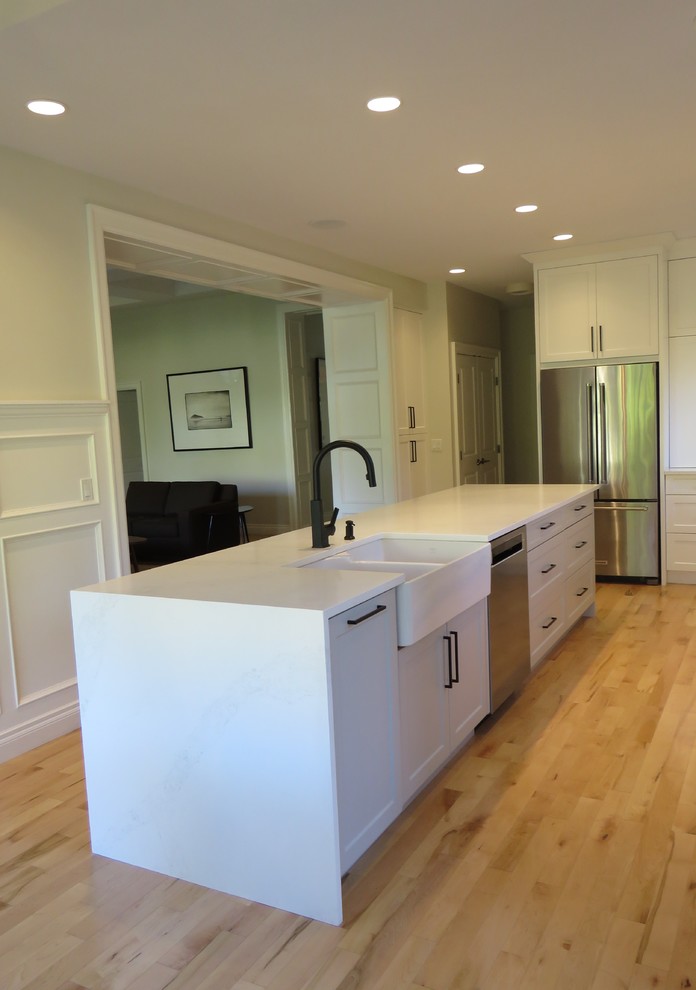 Example of a transitional kitchen design in Vancouver