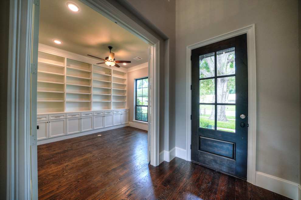 Transitional entryway photo in Houston