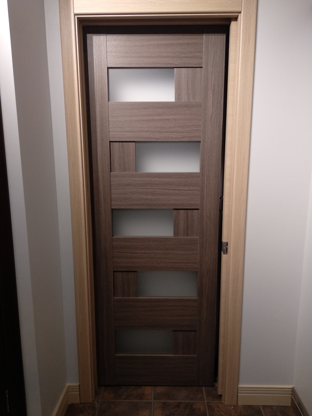 Interior door "DOMINO'', gray, 5 glasses, from 28" to 36"x 80"