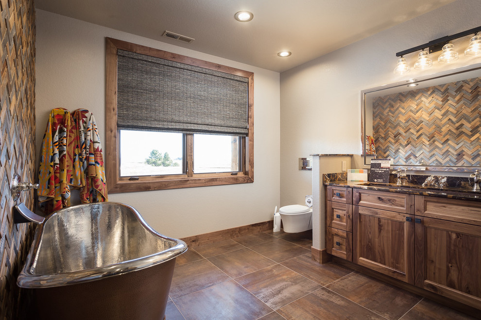 Bathroom - rustic bathroom idea