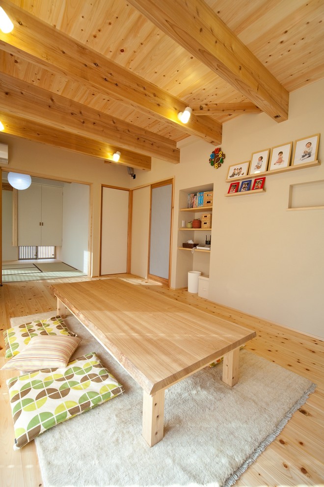 Design ideas for an asian living room in Kobe.