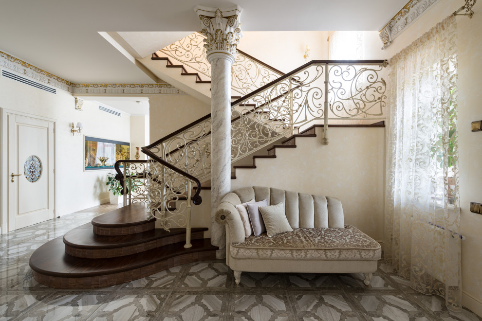 ДОМ с секретом