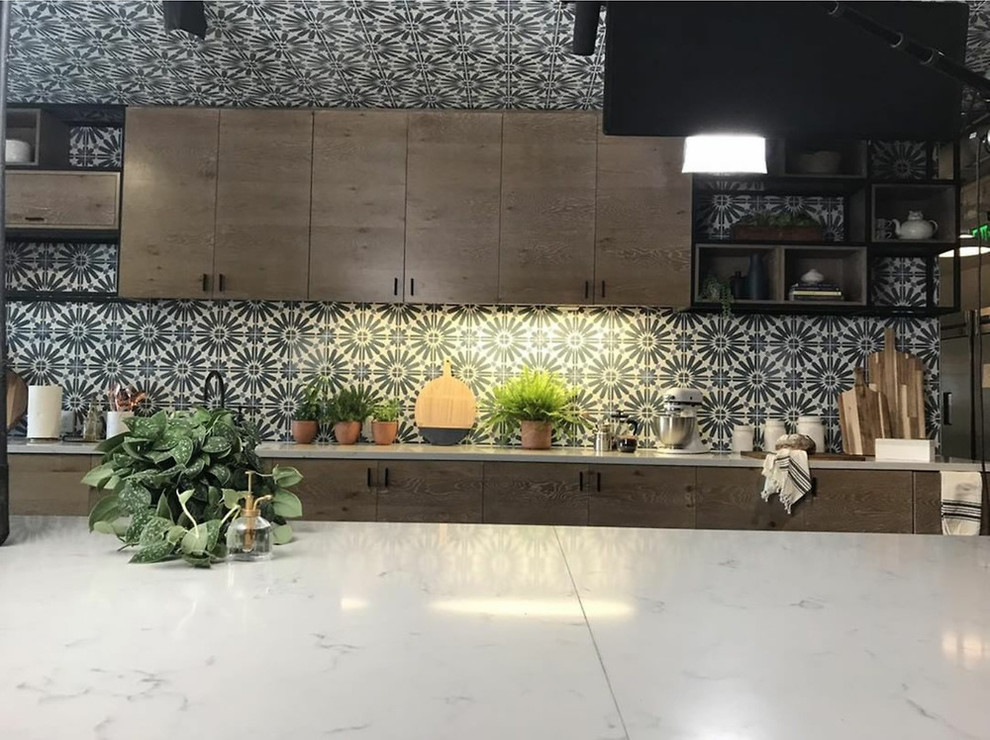 Minimalist kitchen photo in Los Angeles