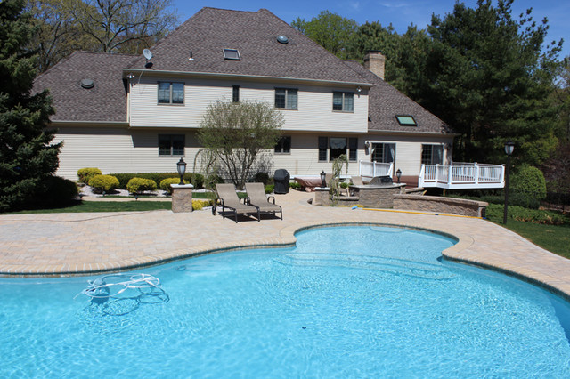 Pools patio