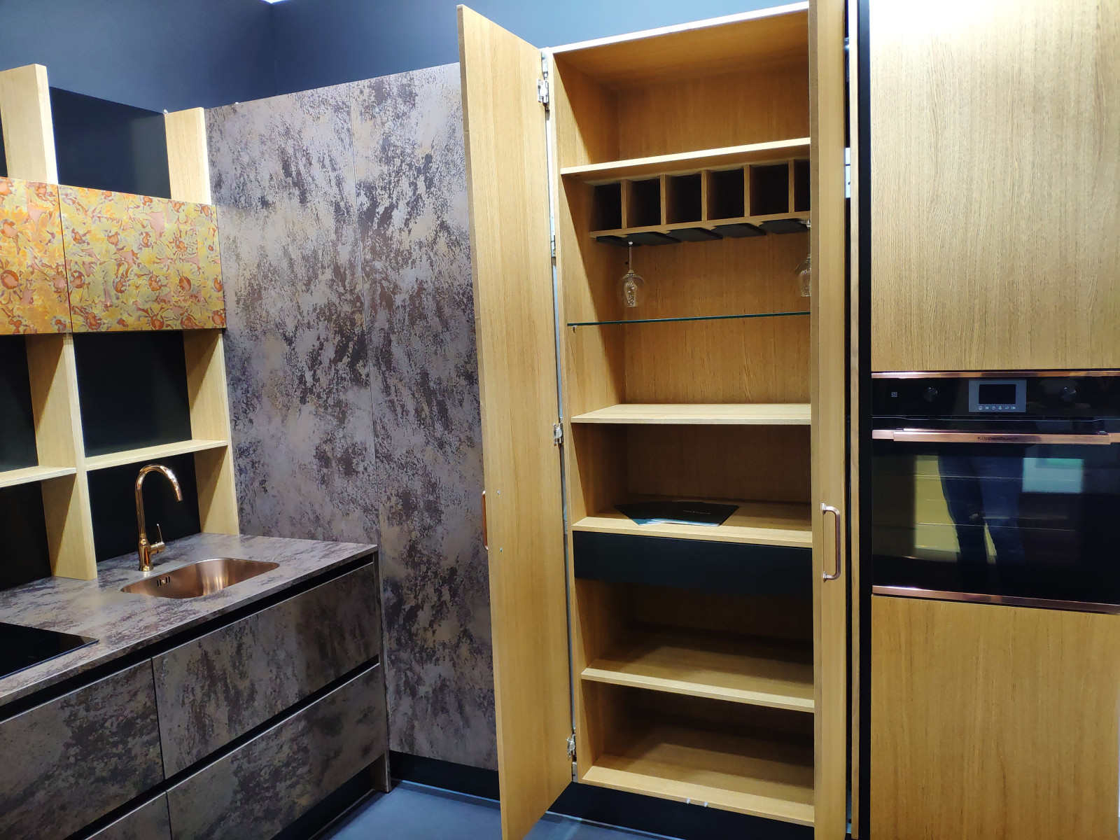 Пенал для посуды. Актуален ли?