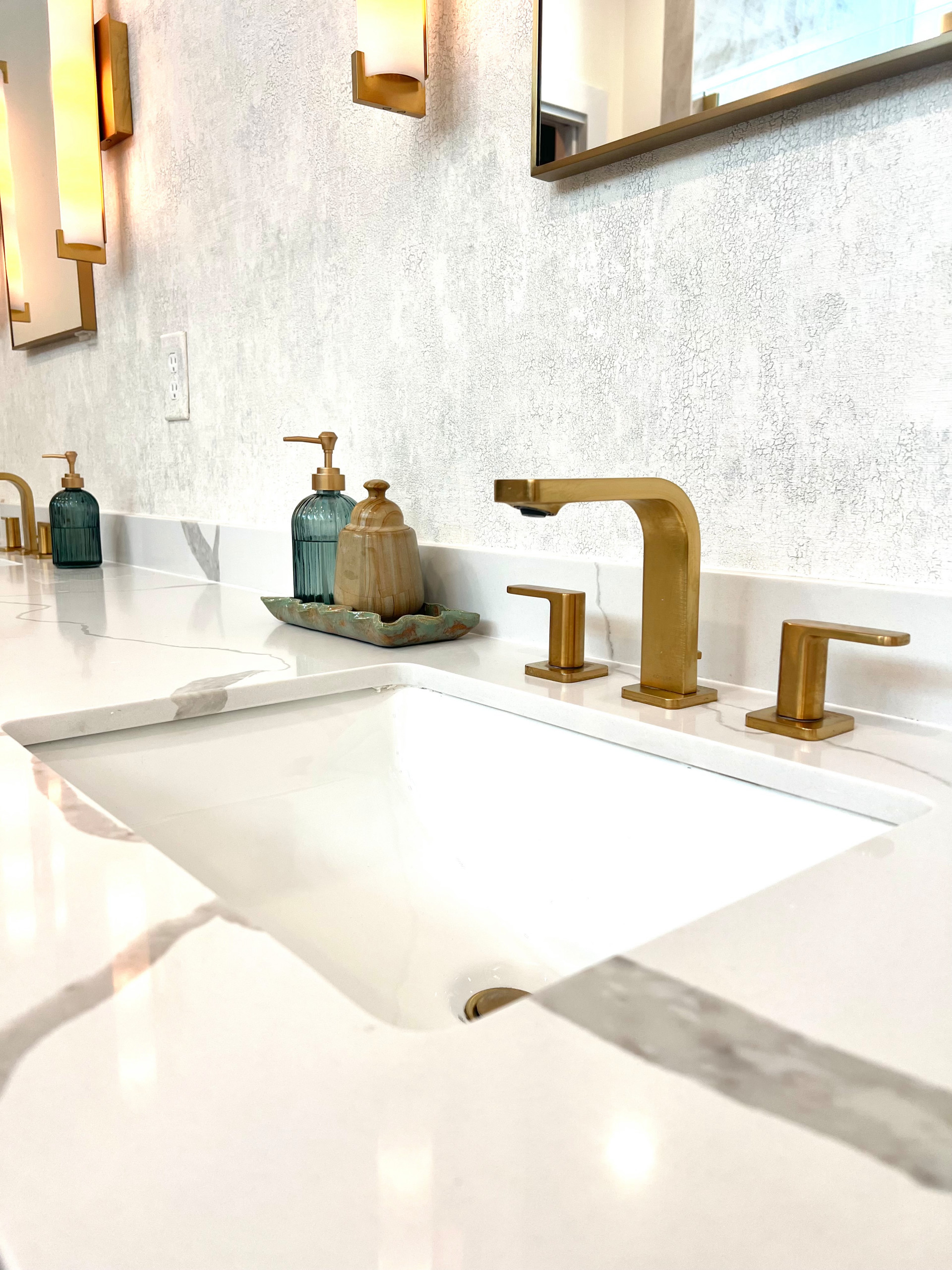 Museum District Primary Bath