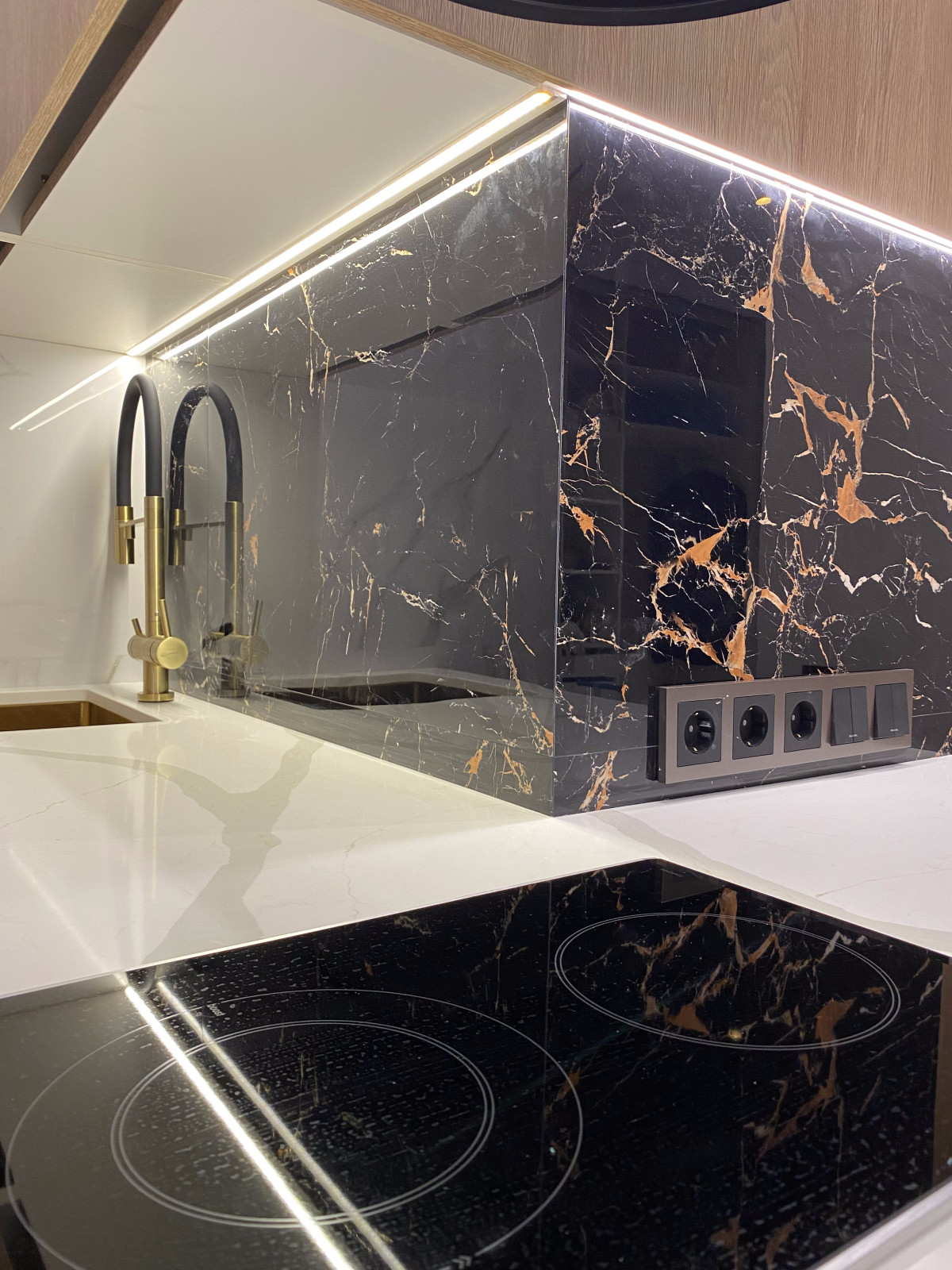 Столешница для современной кухни