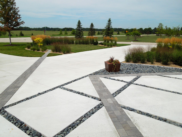 Creative Entry contemporary-garden