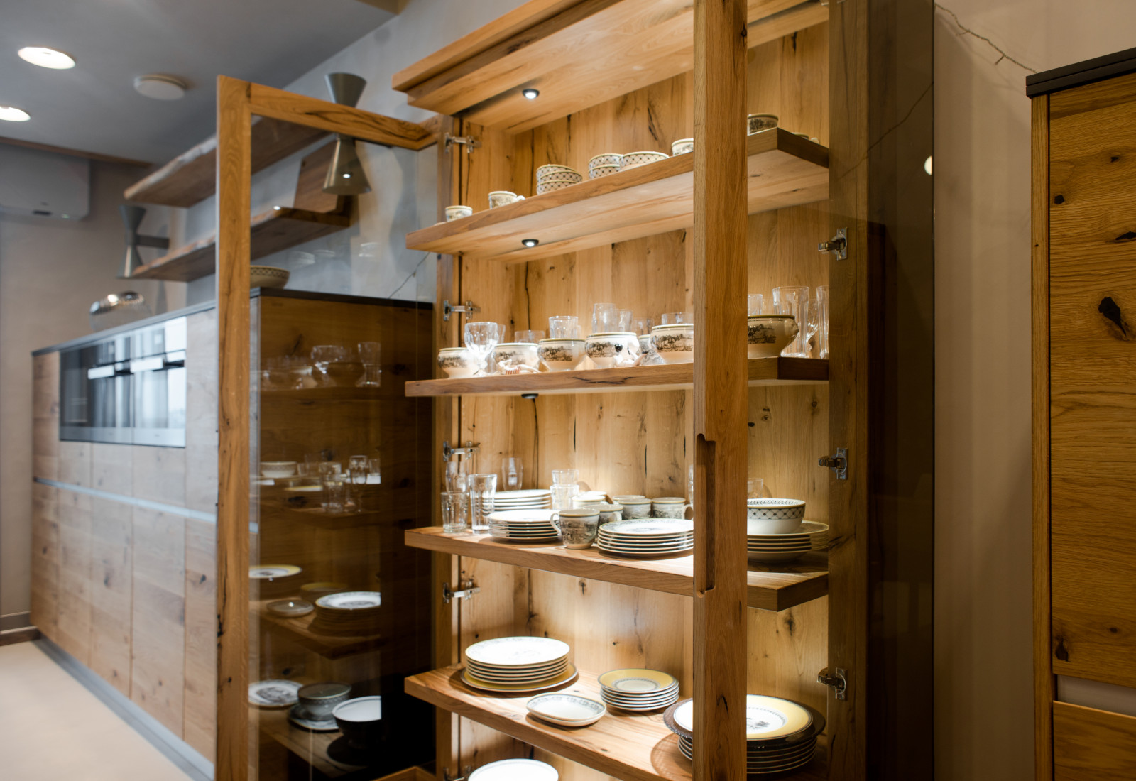 Дубовый интерьер загородного дома