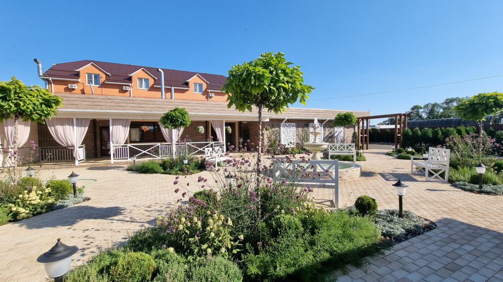 Реализация проекта "Французский дворик"