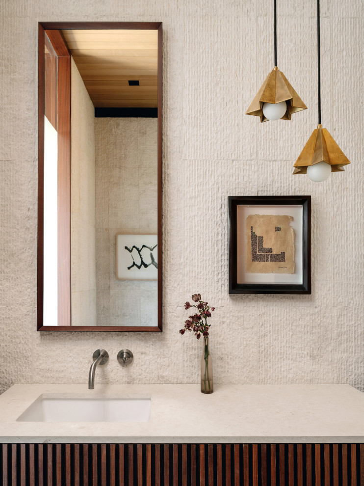 Design ideas for a modern bathroom in Austin.
