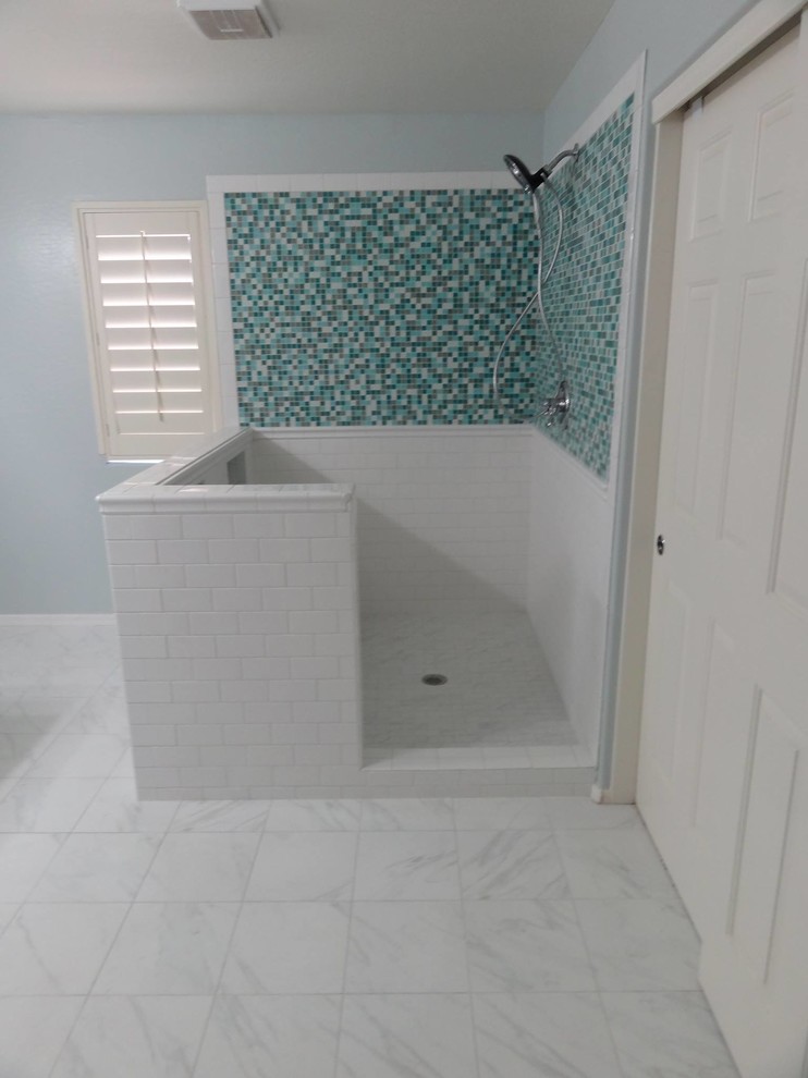 Example of a transitional bathroom design in Phoenix