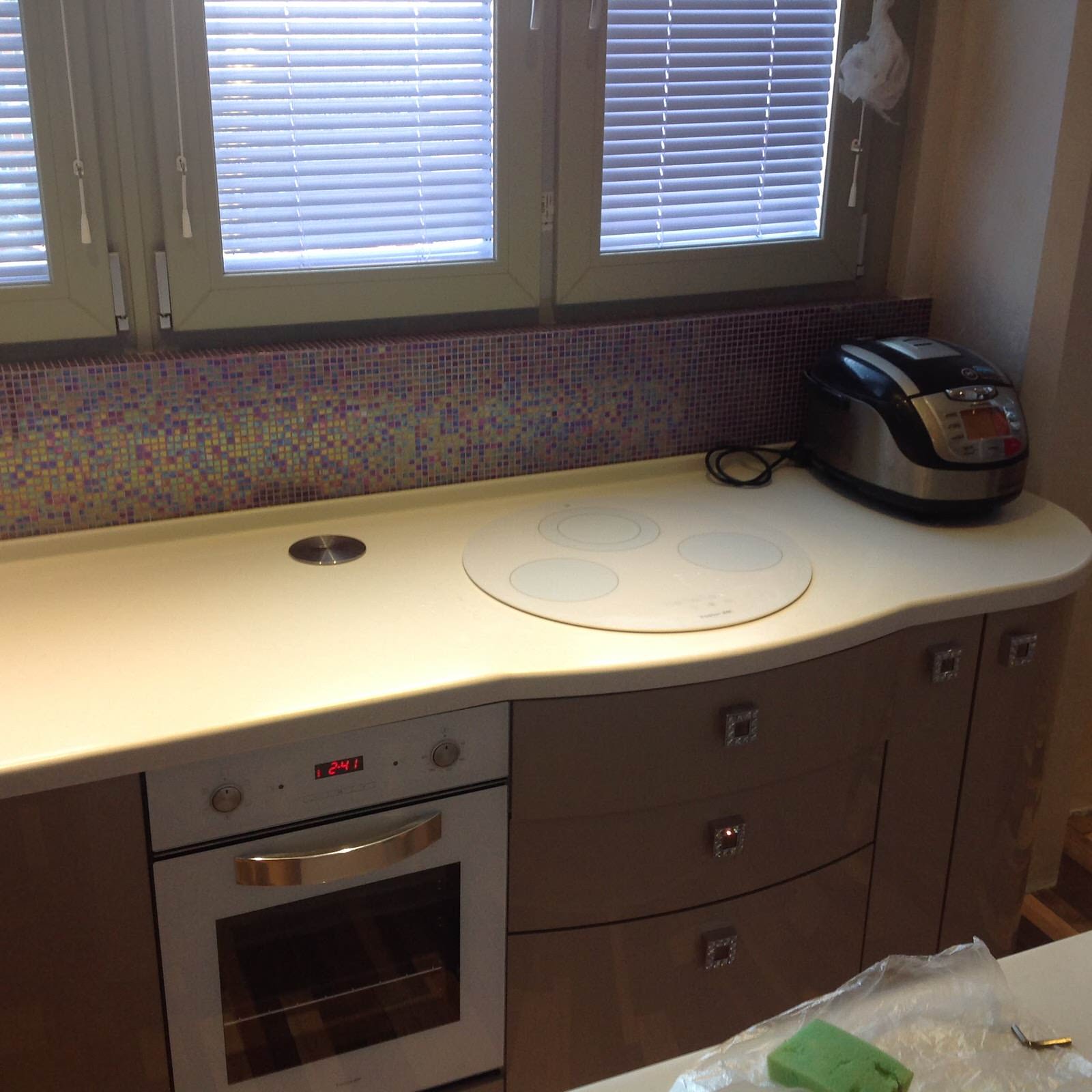 Кухня на балконе и совмещение балкона с комнатой