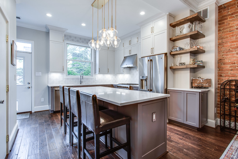 Kitchen - transitional kitchen idea in DC Metro