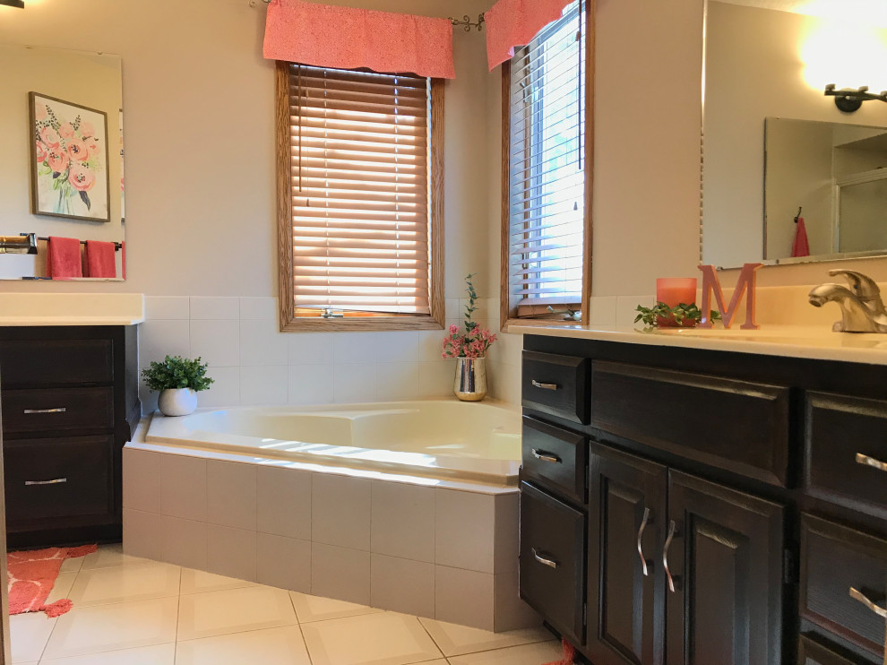 Inspiration for a 1960s home design remodel in Minneapolis