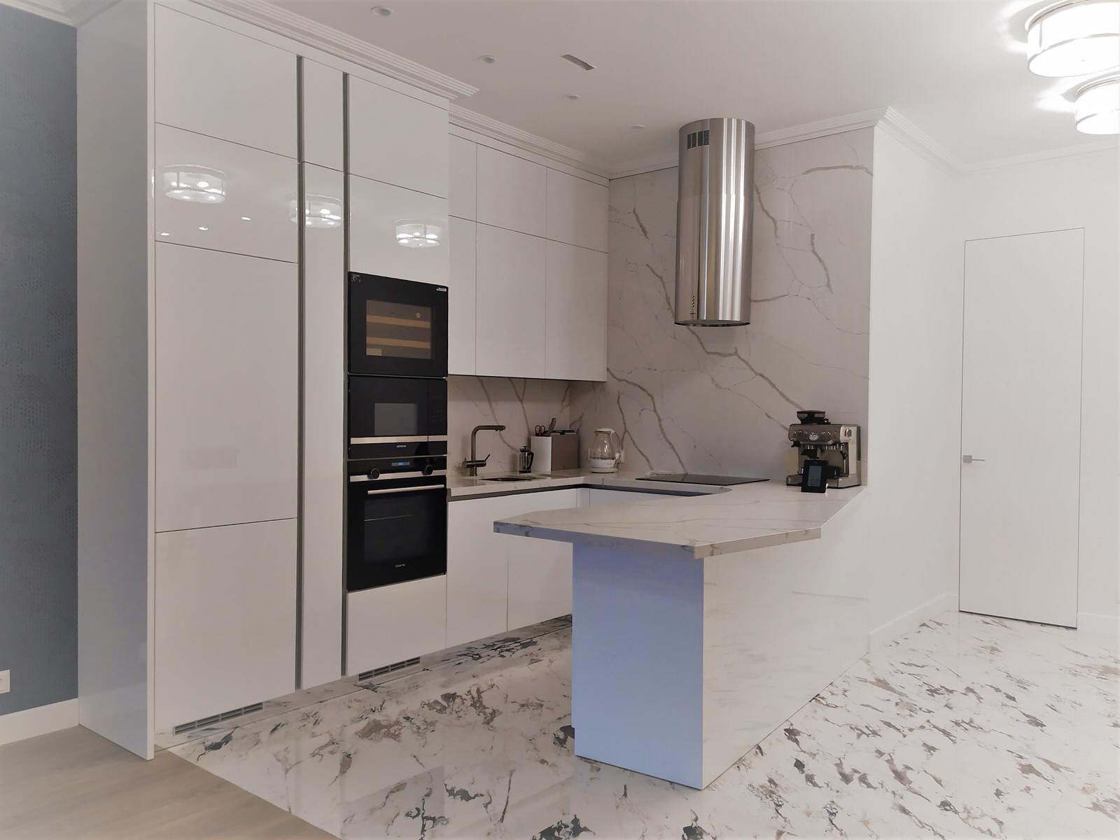 Белый глянец в ЖК Привилегия