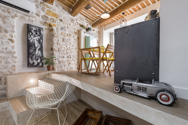 Houzz Tour Old Arches Beams And Stones Become Au Courant