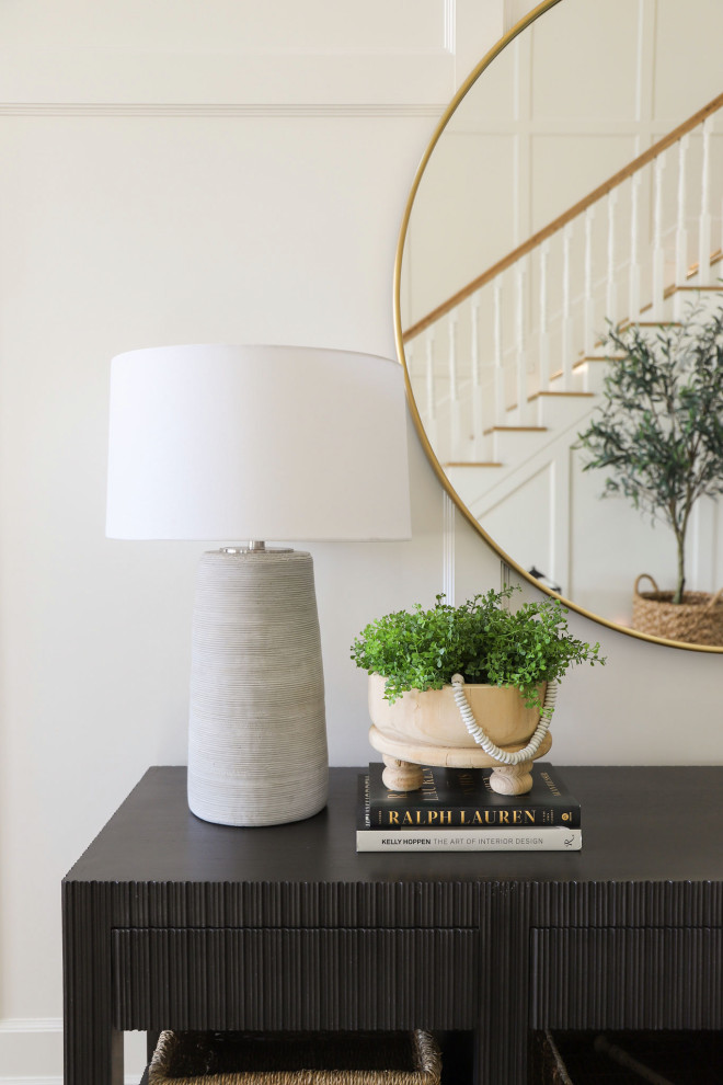 Transitional home design photo in Phoenix