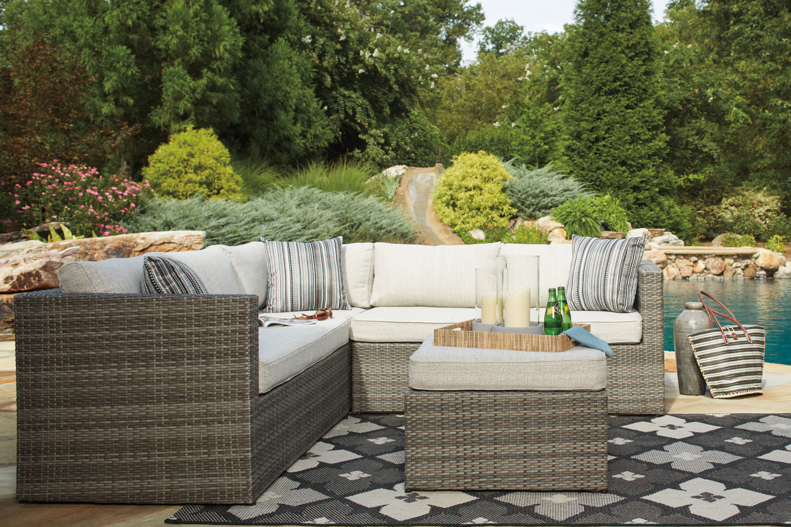 Уличная мебель