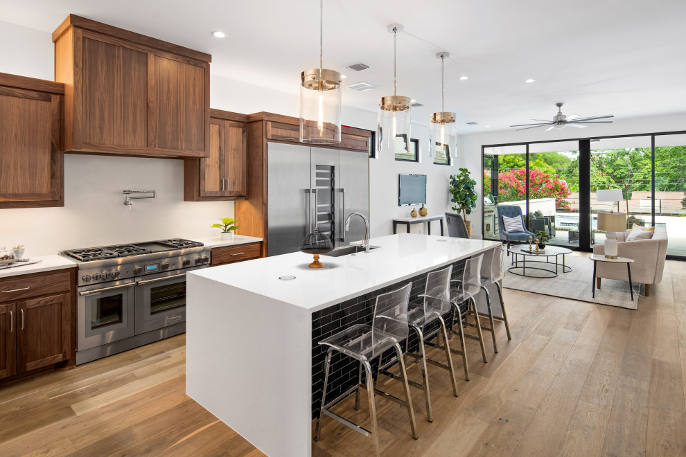 Inspiration for a transitional kitchen remodel in Austin