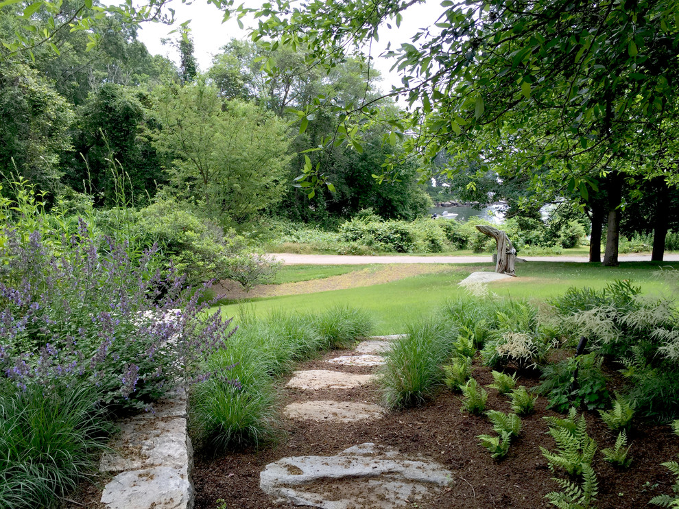 Inspiration for a country garden in Bridgeport.