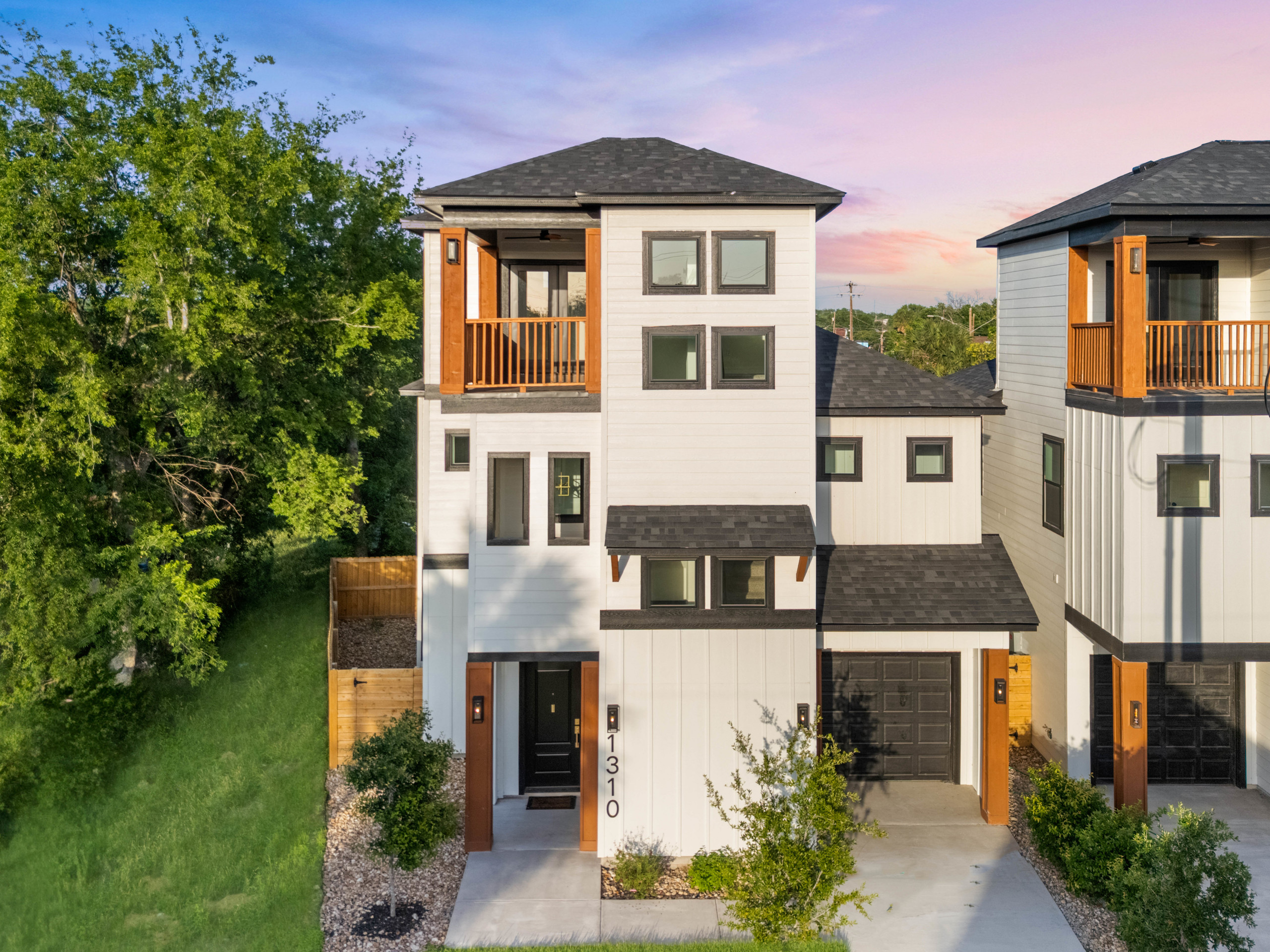 1310 S Mesquite
