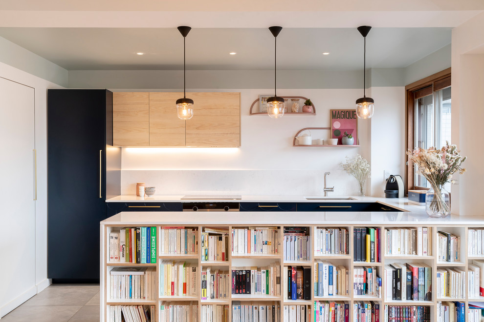 Cette image montre une cuisine design.