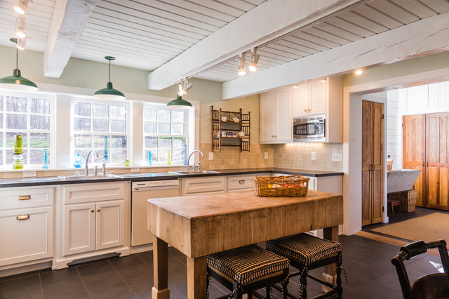 Cabin Kitchen and Pantry Renovation klassisch-modern-kueche