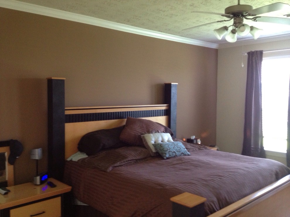 Elegant bedroom photo in Houston