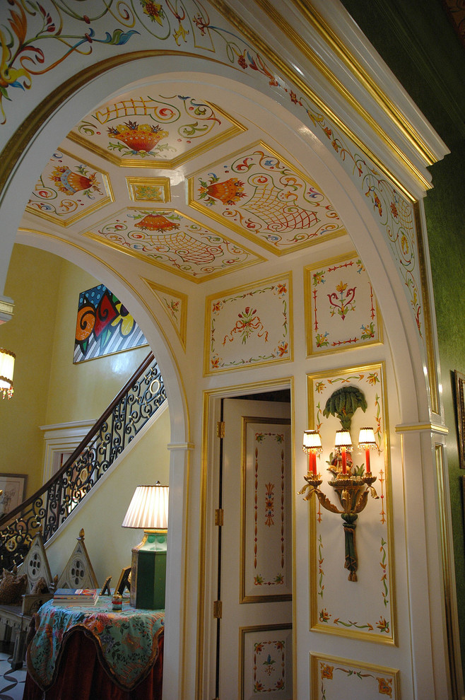 Inspiration for a traditional hallway in Dallas.