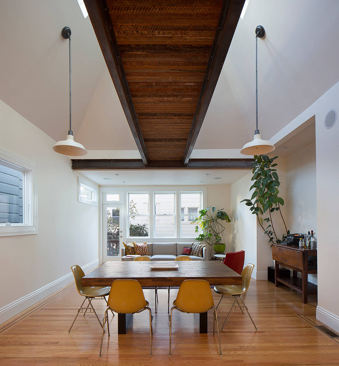 Room of the Day: A Steel-and-Wood Bridge Spans a Great Room