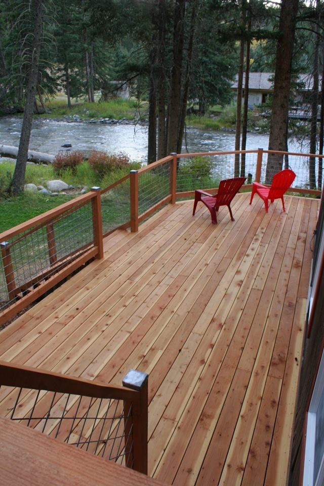 Mid-sized mountain style deck photo