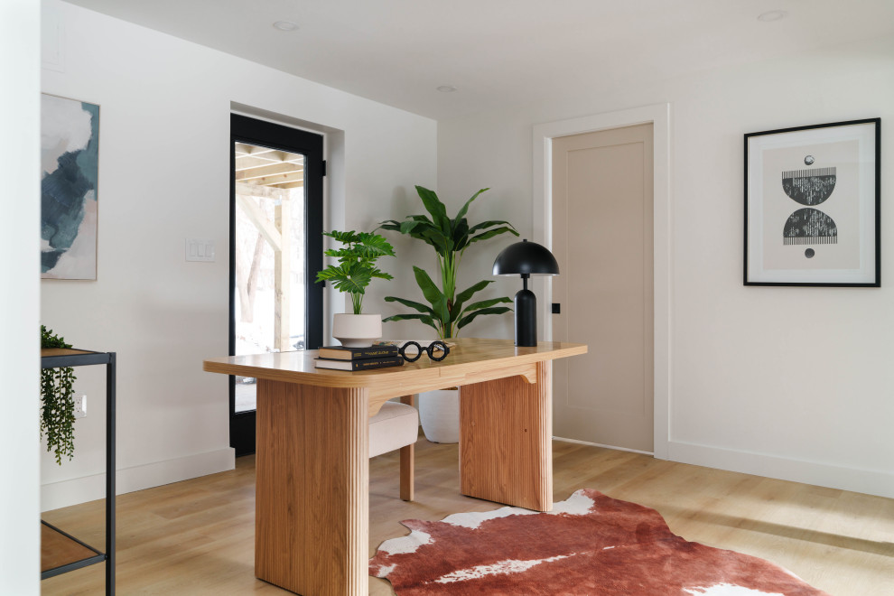 Where Work Meets Comfort: A Sunlit Office & Cozy Fireside Lounge